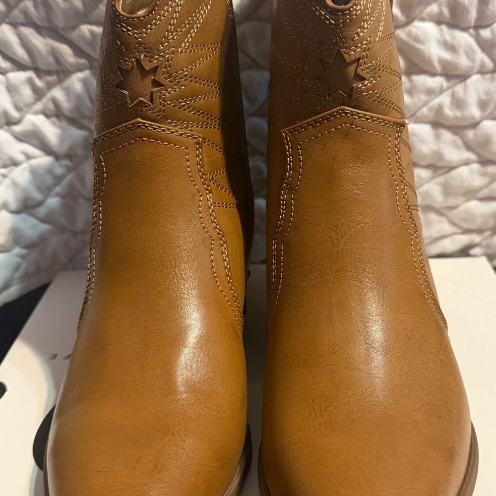 SO tan women’s boots size 8.5